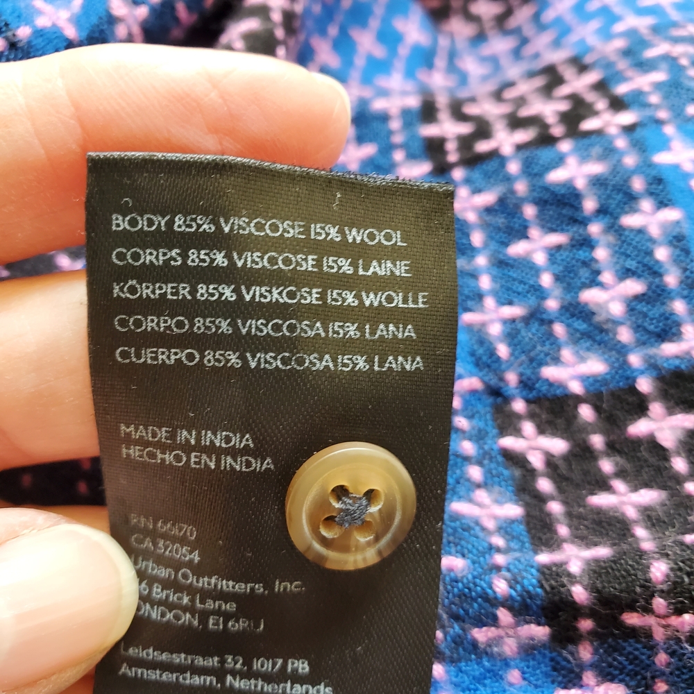Pilcro Blue and Black Checkered Button Down Shirt. Size Medium - Picture 9 of 9